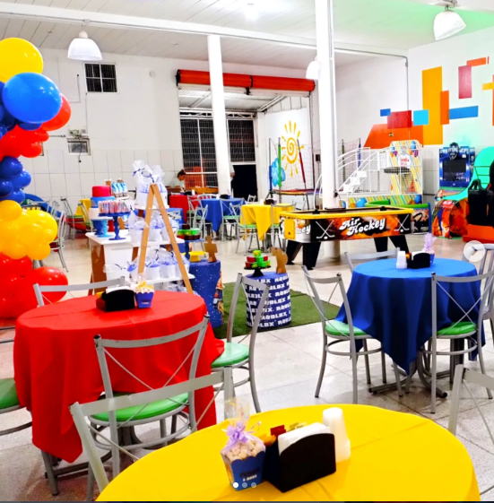 Interior do espaço para festas.